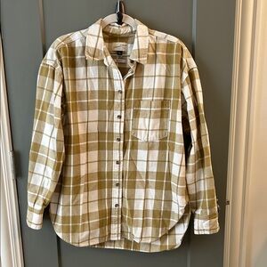 Universal Thread Women's Plaid Button Down Shirt Size Small